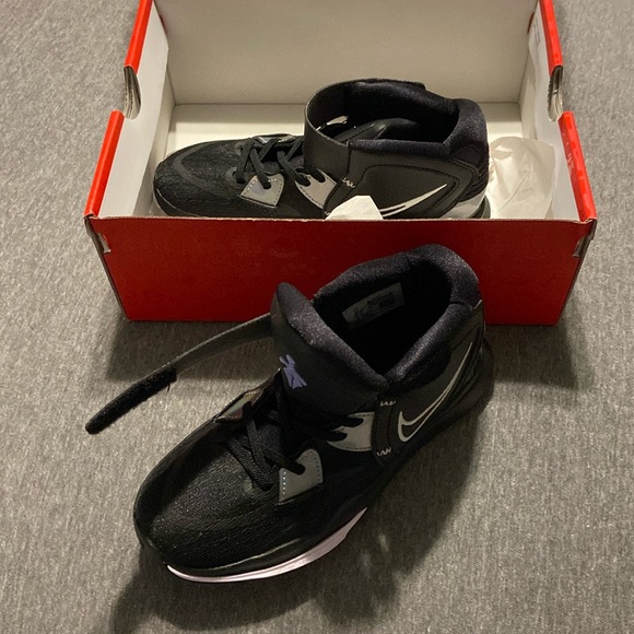Nike Other - Kyrie Infinity (PS) size 1 youth brand new with box